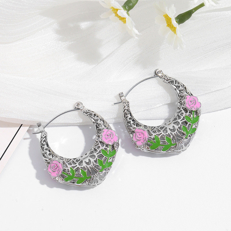 ⏰ 30 % RABATT – Nur für kurze Zeit ✨Vergoldete Halbmond-Creolen mit Blumenemaille 🌙✨ Elegante Handarbeit mit femininem Design