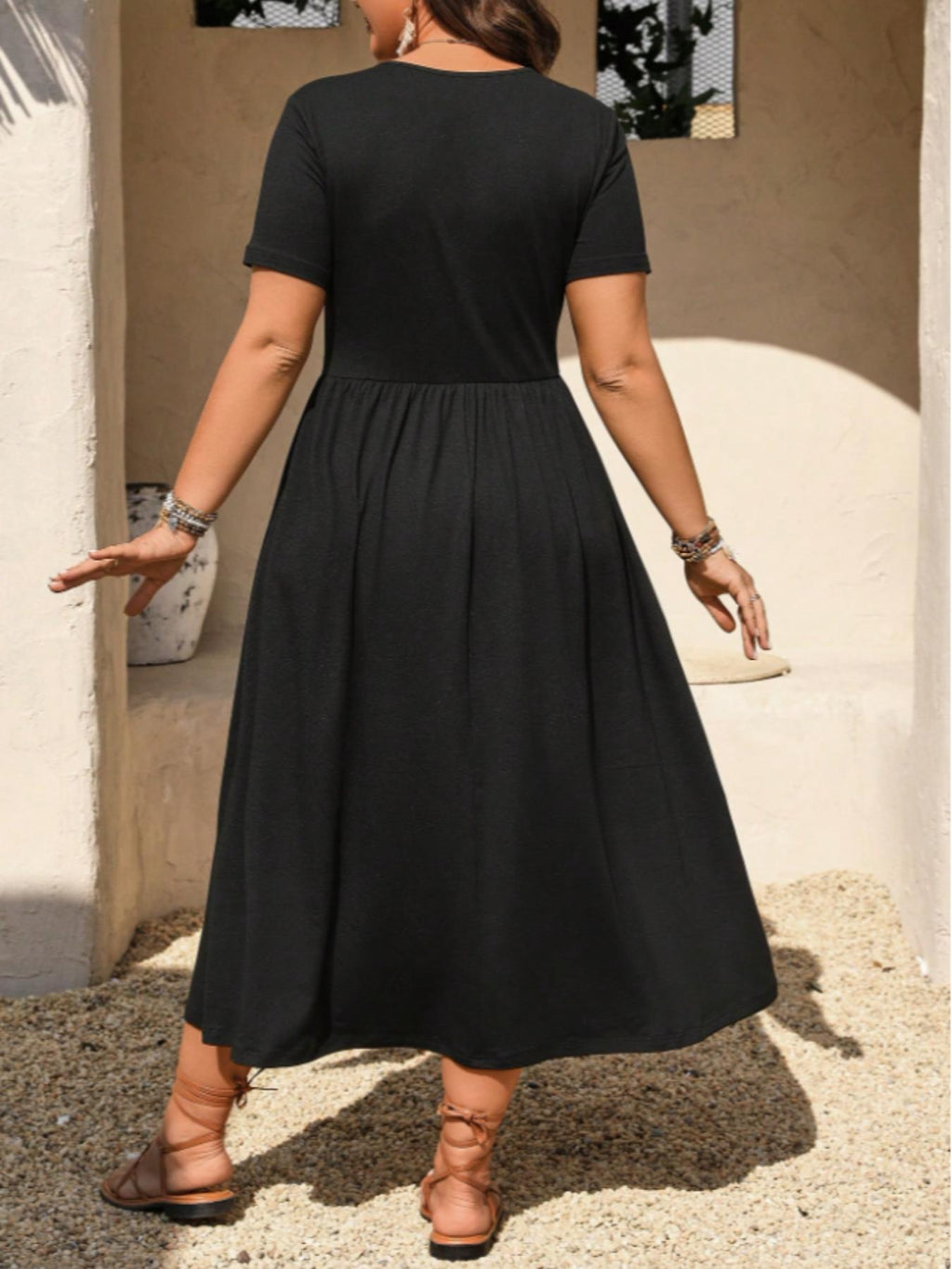 ⏰ 50 % RABATT – Nur für kurze Zeit ✨Midi-Kleid in Übergröße mit V-Ausschnitt, Rüschen und kurzen Ärmeln