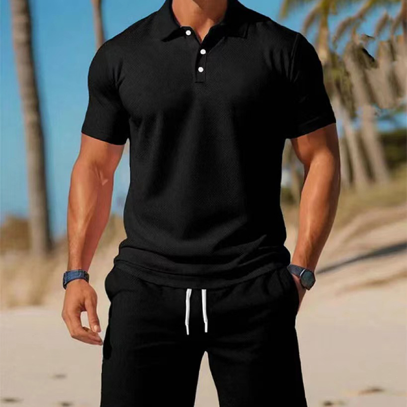 Zweiteiliges Sommer-Set für Herren aus Polohemd und Shorts