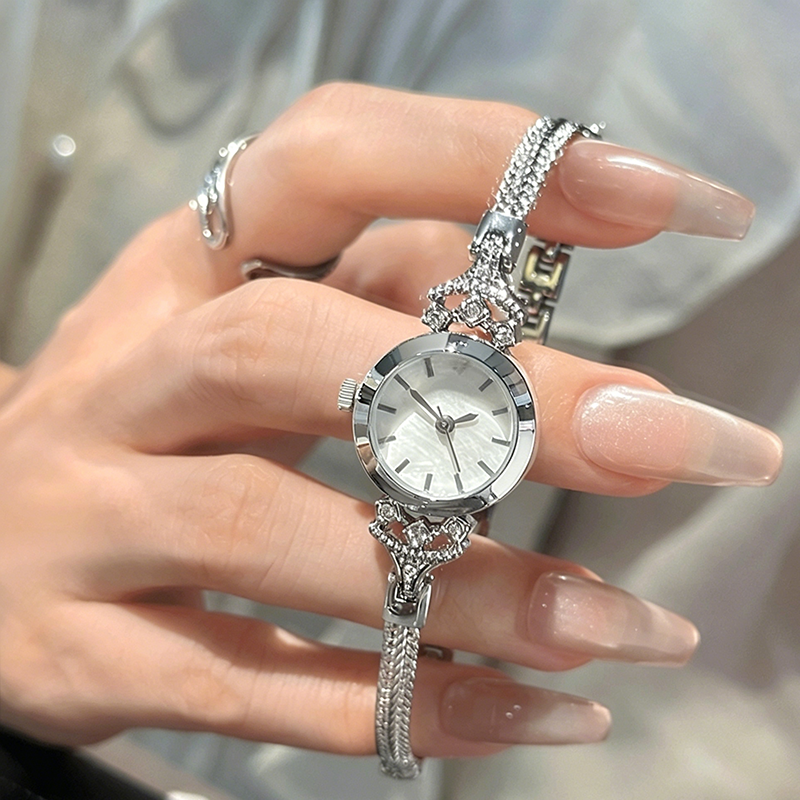 📢📢Letzter Tag – 50 % Rabatt!! ⏰Damen Armbanduhr im minimalistischen Stil – filigranes Design, edel & zeitlos✨💎