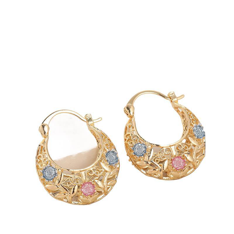 ⏰ 30 % RABATT – Nur für kurze Zeit ✨Vergoldete Halbmond-Creolen mit Blumenemaille 🌙✨ Elegante Handarbeit mit femininem Design