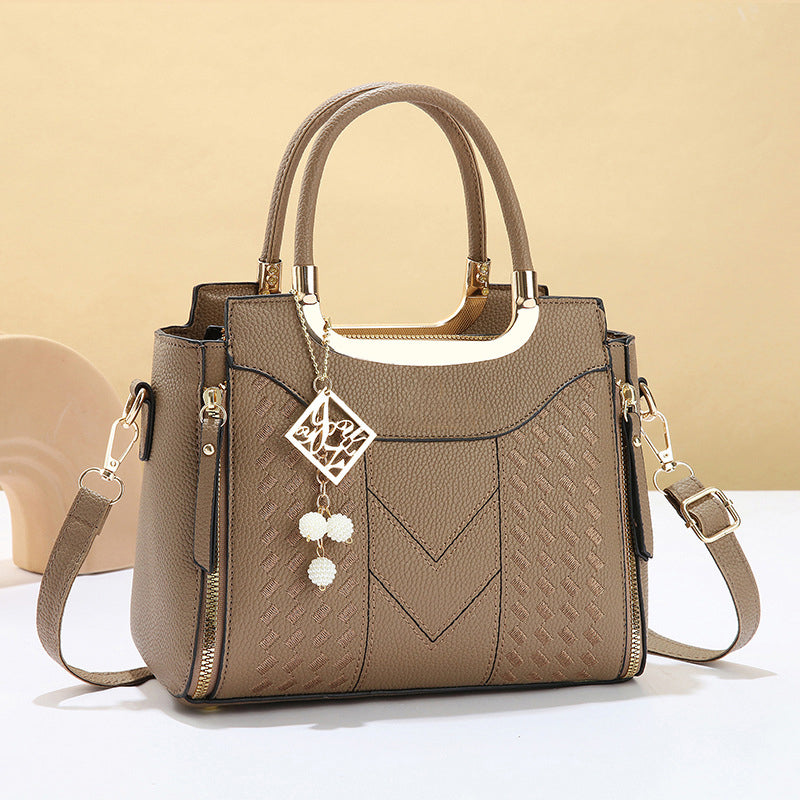 👜 NUR FÜR KURZE ZEIT: 50 % RABATT! ✨ Damen-Handtasche mit V-Naht – goldene Beschläge, mehrere Fächer, Tragegriff 🌸