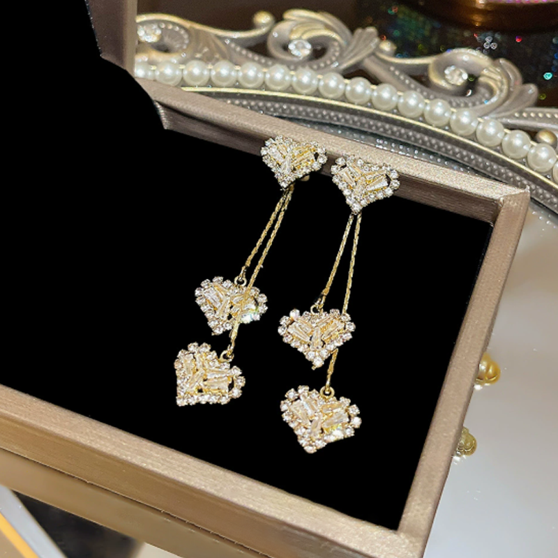 💖 Romantische Ohrhänger mit Herzanhänger & langer Kette – zart & elegant für besondere Anlässe ✨