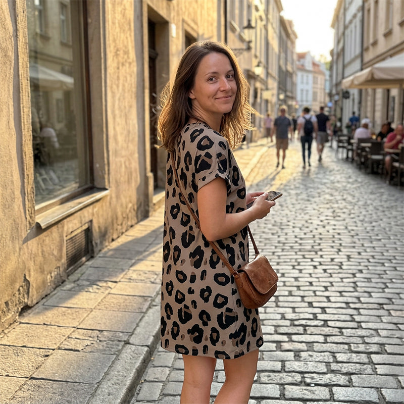 📢Mid-Season Sale: −50% nur für kurze Zeit⏰👗 Bedrucktes Sommerkleid mit V-Ausschnitt – lockere Passform, kurze Ärmel, leicht & bequem für Alltag, Strand & Reisen 🌸☀️