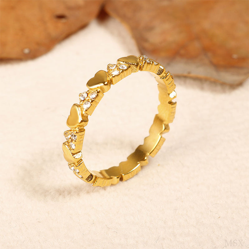 💍 Dreieckiger Herzen-Ring – minimalistische Herzform mit Mikropavé-Besatz, schlicht & elegant, ideal als modisches Accessoire für jeden Tag ✨