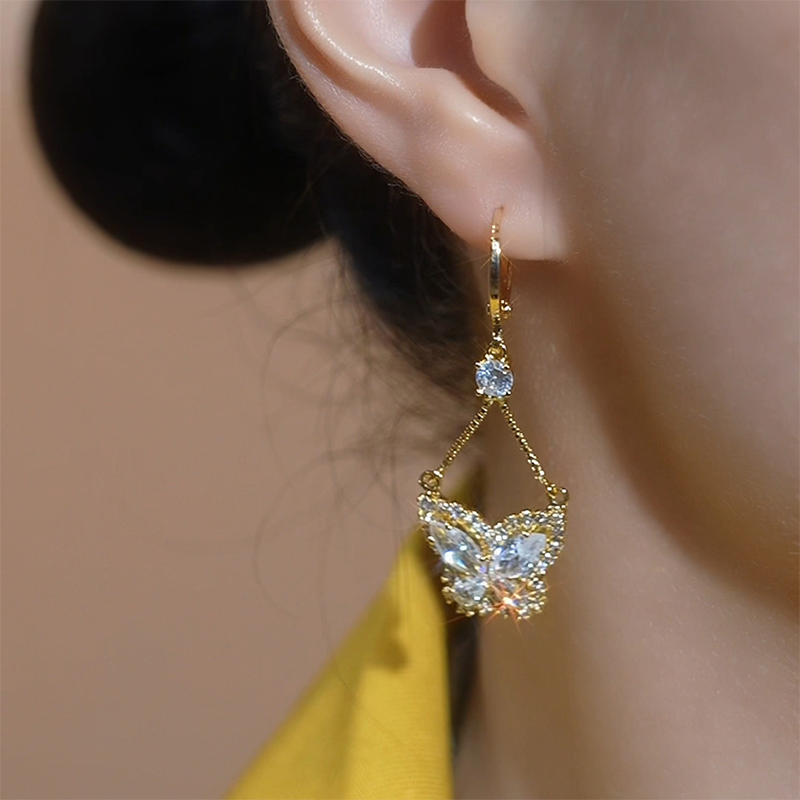 🦋 Zirkonia-Schmetterlings-Ohrringe – extravagantes Design, funkelnder Besatz & ein edles Accessoire für den modernen Look ✨