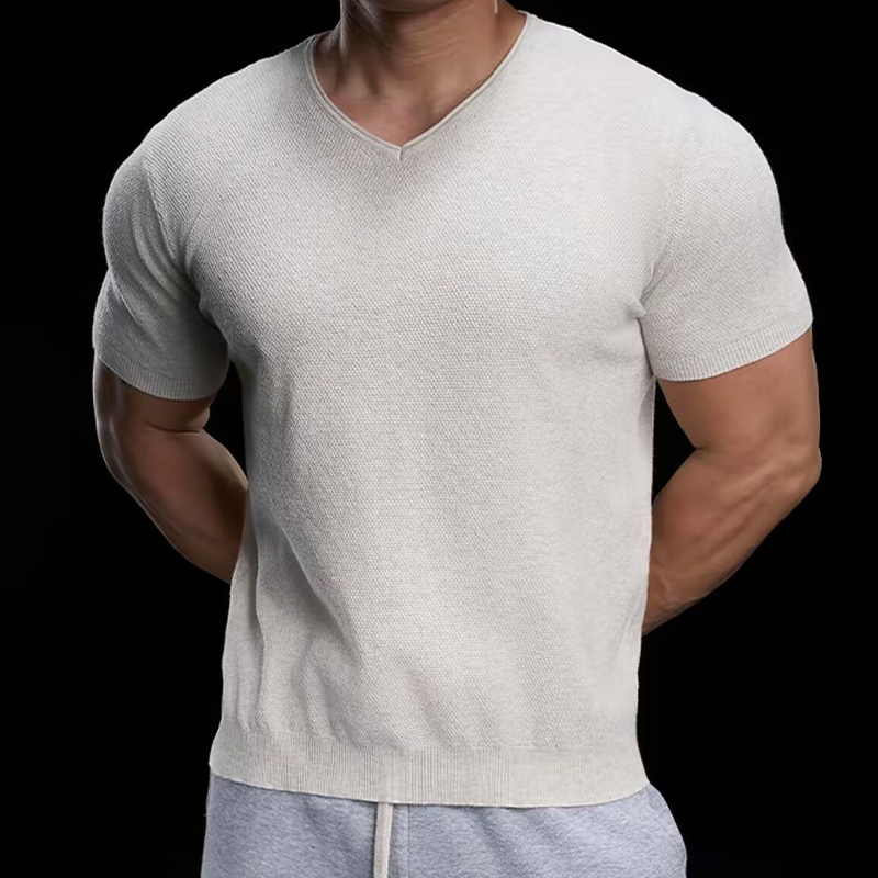 👕 50% RABATT! ✨ Atmungsaktives V-Ausschnitt Strick-T-Shirt – Strukturiert & sportlicher Schnitt – Perfekt für Gym, Streetstyle oder den Alltag – bequem & vielseitig 🏋️🔥