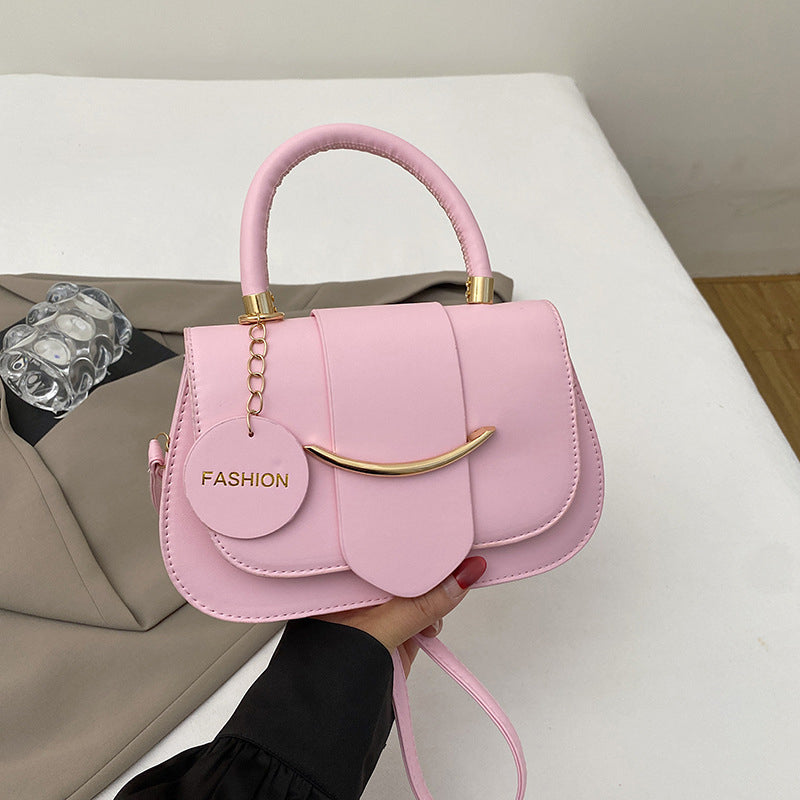 ⏰ 50 % RABATT – Nur für kurze Zeit ✨👜 Elegante Satteltasche für Damen – minimalistisches Design, vielseitig als Schulter- & Umhängetasche, ein stilvolles Accessoire für jeden Look ✨