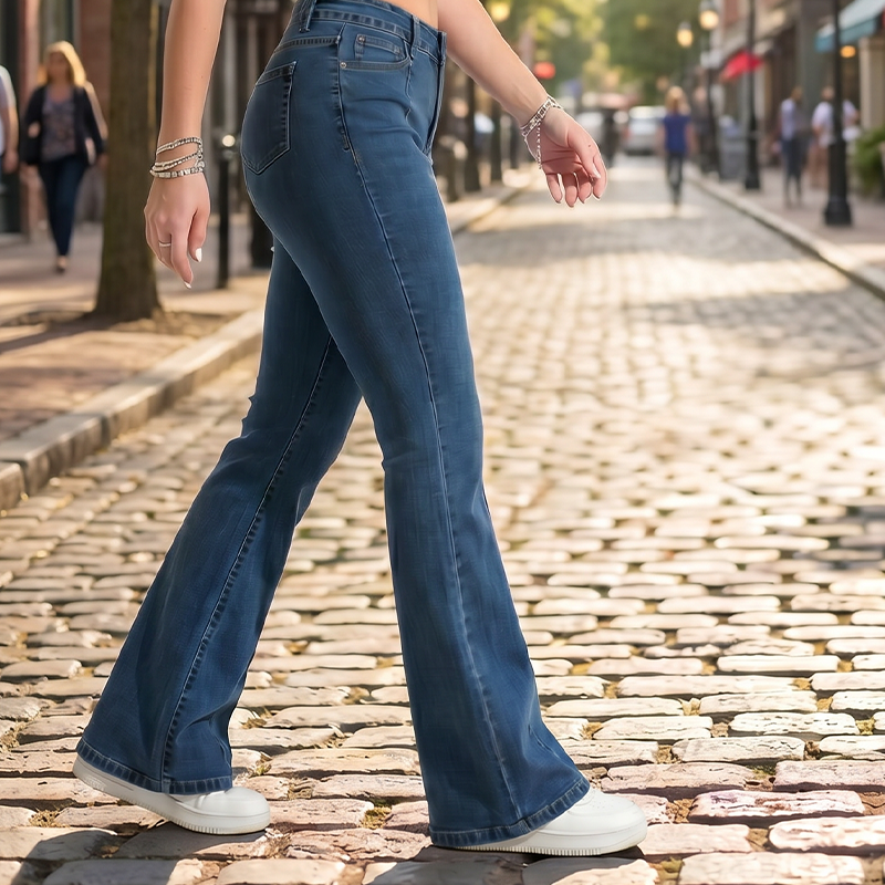 ⏰ 50 % RABATT – Nur für kurze Zeit ✨👖 Damen-Jeans mit leicht ausgestelltem Bein – mittelhoher Bund, asymmetrischer Saum & elastischer Denim, bequem & figurschmeichelnd 🌿