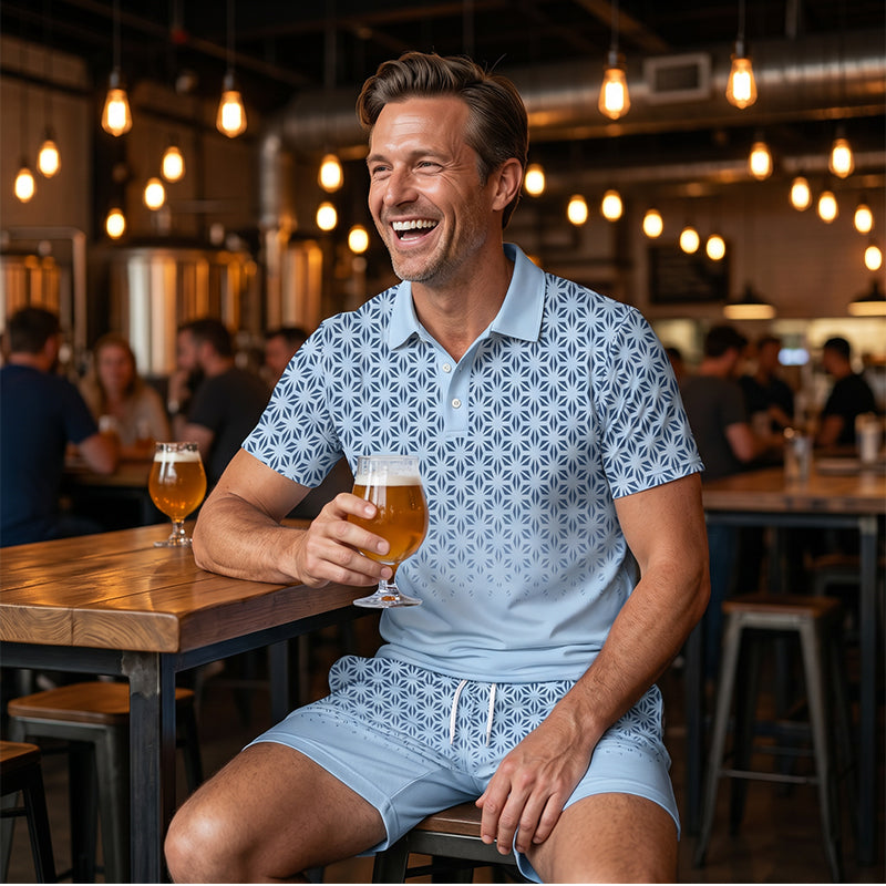 👕 2-teiliges Freizeit-Set für Herren – bedrucktes Oberteil mit Kragen & kurze Shorts, geometrisches Muster, atmungsaktiv & bequem für Alltag & warme Tage ☀️