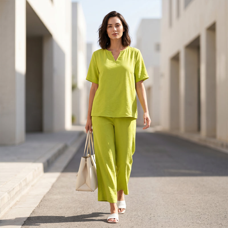 🌊 Lässiges Sommer-Set – Oberteil mit V-Ausschnitt & weite Hose, fließender Stoff & vielseitig kombinierbar, perfekt für entspannte Stunden am Meer oder in der Stadt ✨