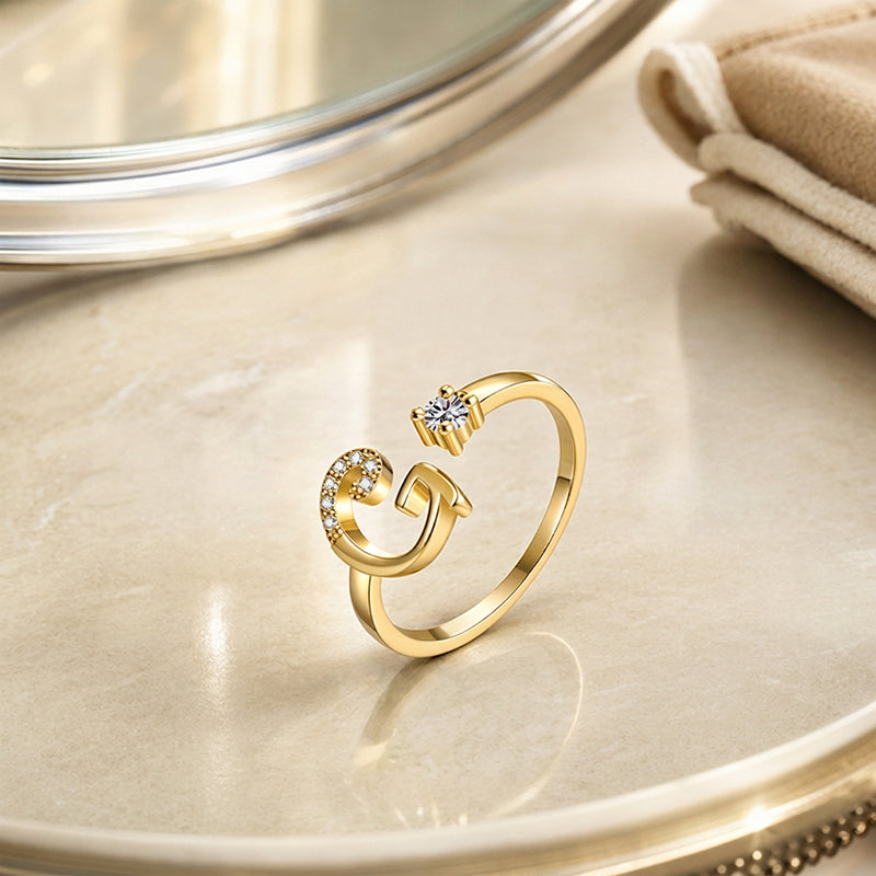 ⏰ 50 % RABATT – Nur für kurze Zeit 💍 Damen Ring mit Buchstaben ✨ Funkelnde Zirkonia-Verzierung, Verstellbare Größe & Elegantes Design